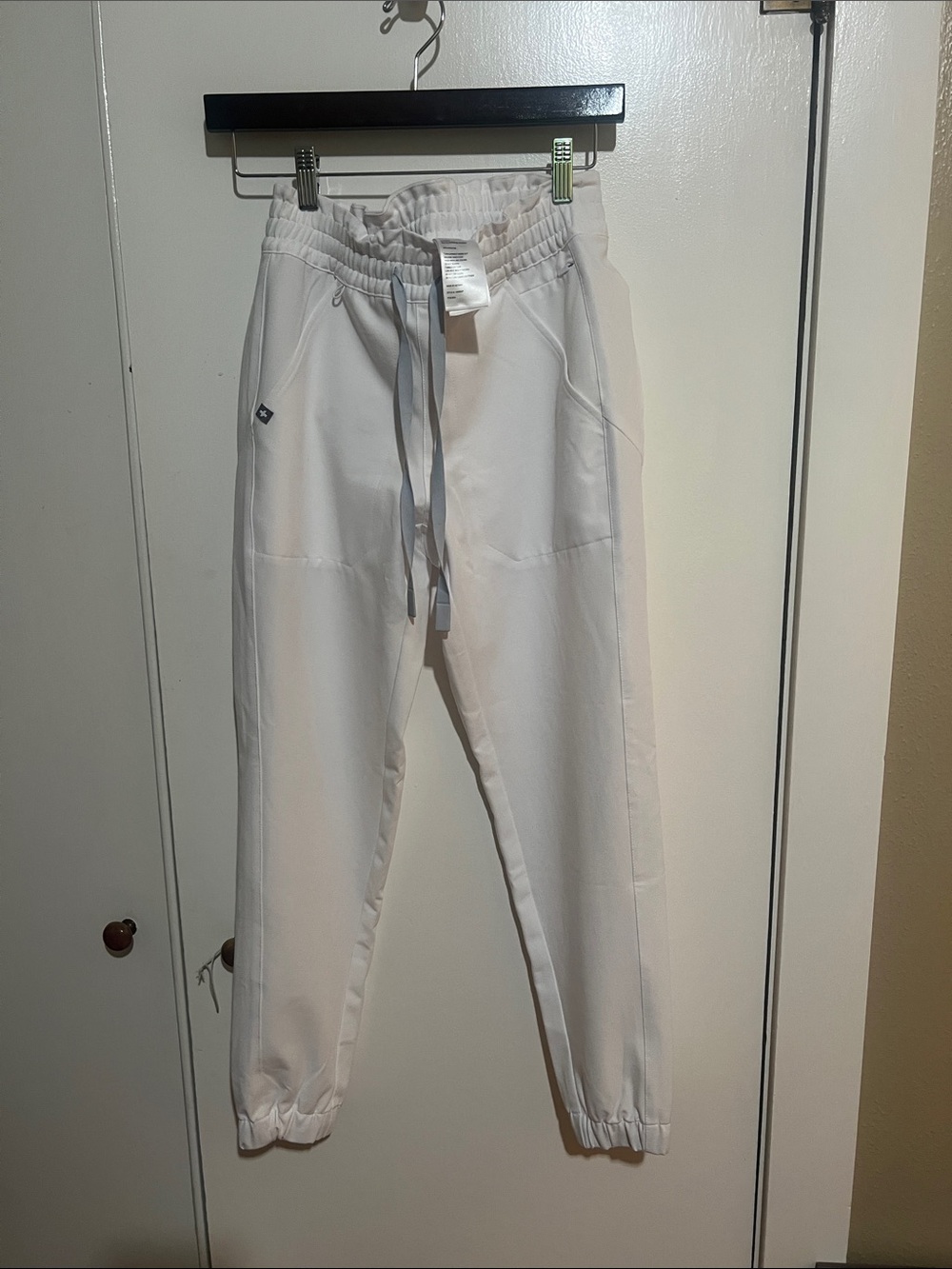 Figs Optic White Jogger Pants with Drawstring Waist ?? men’s ??